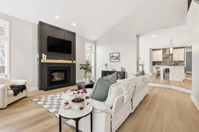 303 Kenney Dr gallery image 21