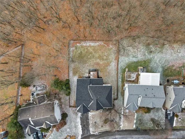 303 Kenney Dr gallery image 27