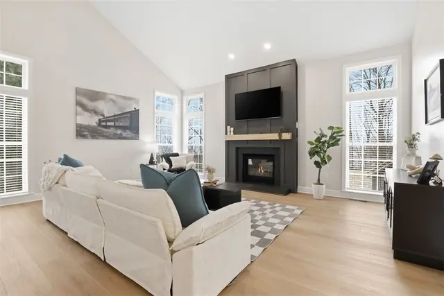 303 Kenney Dr gallery image 30