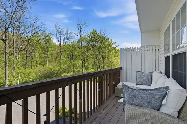 303 Northglen Ct gallery image 6