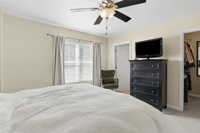 303 Northglen Ct gallery image 12
