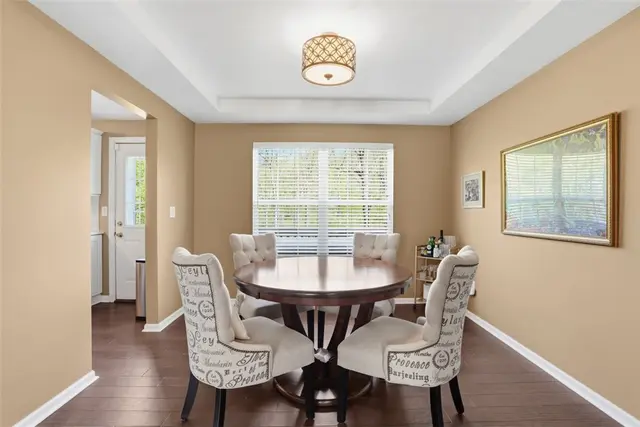 303 Northglen Ct gallery image 18