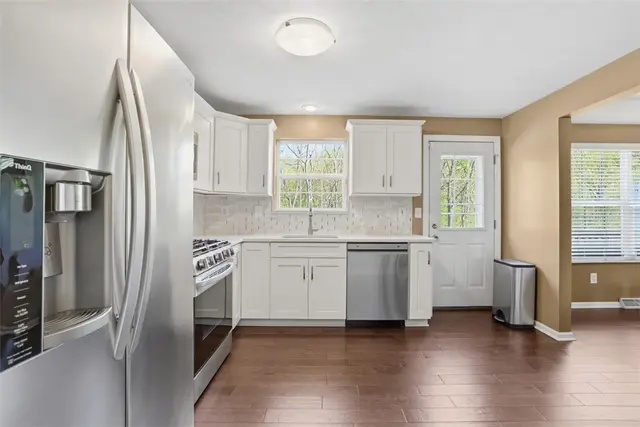 303 Northglen Ct gallery image 20