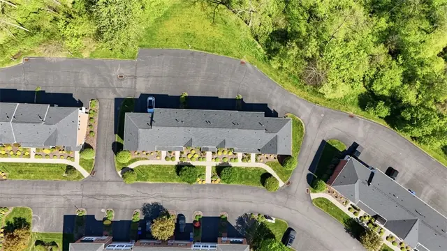 303 Northglen Ct gallery image 23