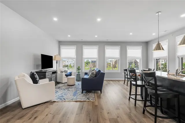 303 Tillary Lane 201 gallery image 3