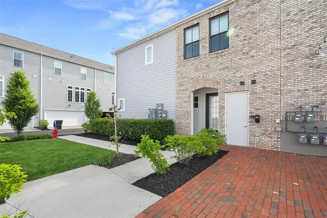 303 Tillary Lane 201 gallery image 20