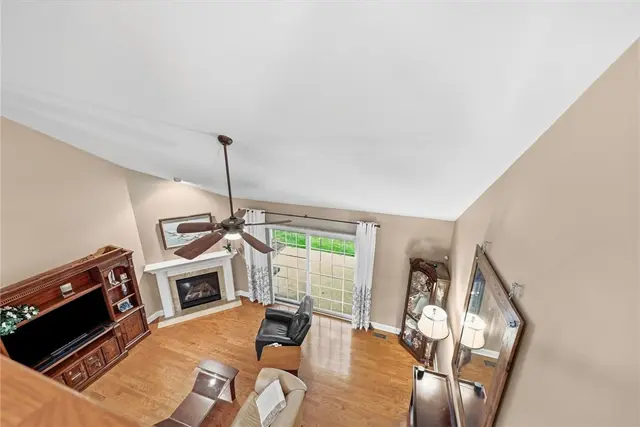 303 Torrey Pine Dr gallery image 4