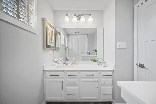 3033 Mahican Circle gallery image 2