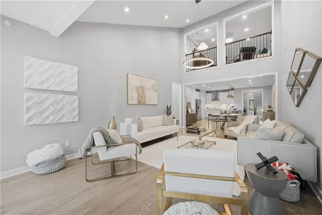 3033 Mahican Circle gallery image 7