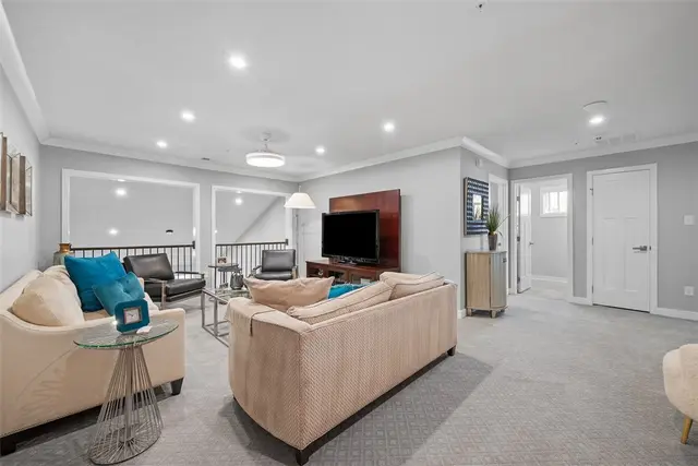 3033 Mahican Circle gallery image 16