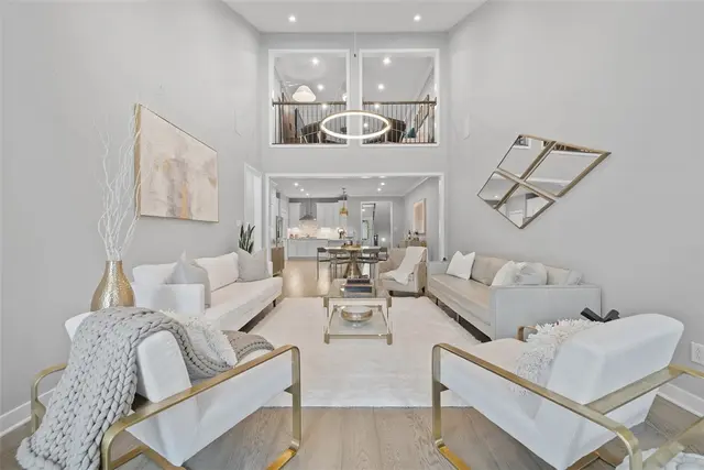 3033 Mahican Circle gallery image 17