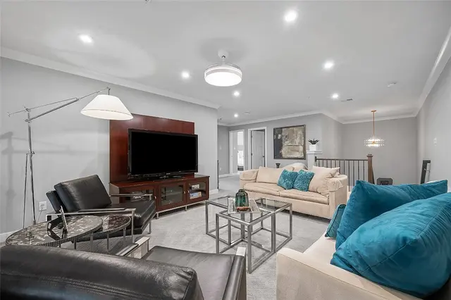 3033 Mahican Circle gallery image 32