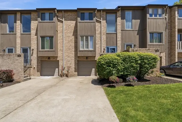 304 Central Dr gallery image 2