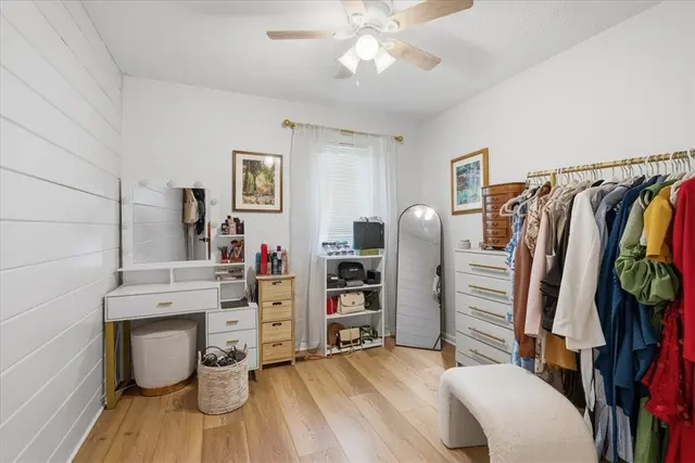 304 Central Dr gallery image 4