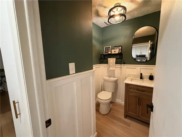 304 Central Dr gallery image 7