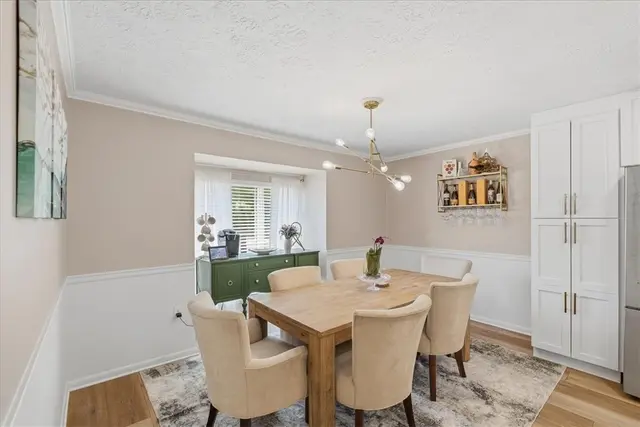 304 Central Dr gallery image 10