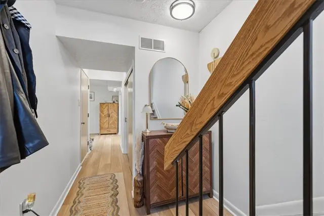 304 Central Dr gallery image 11