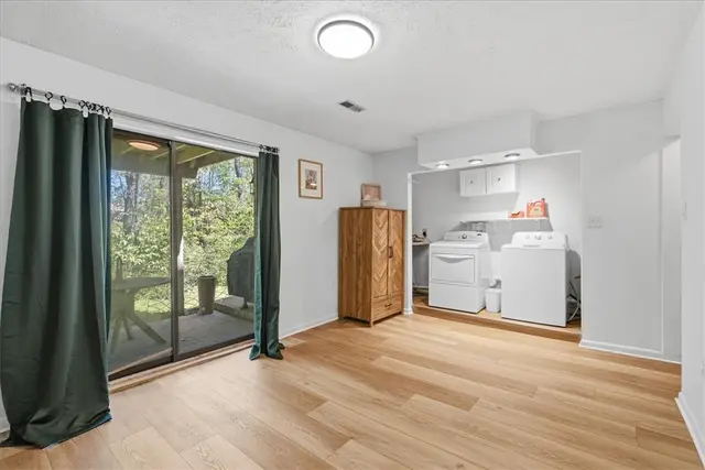 304 Central Dr gallery image 26