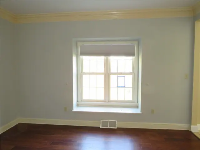 304 Scenic Ridge Ct gallery image 4