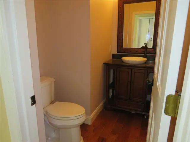 304 Scenic Ridge Ct gallery image 14