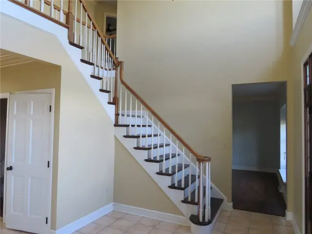 304 Scenic Ridge Ct gallery image 31
