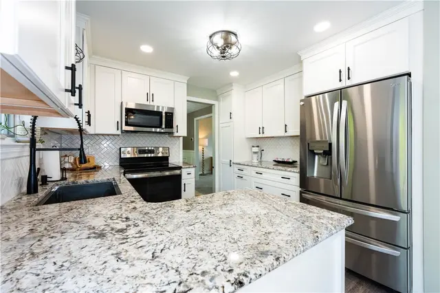 3049 Seminole Ct gallery image 3