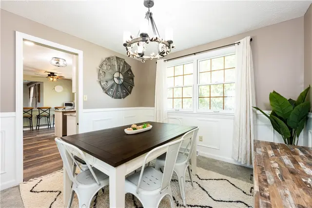 3049 Seminole Ct gallery image 12