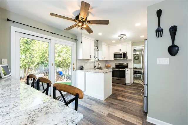 3049 Seminole Ct gallery image 13