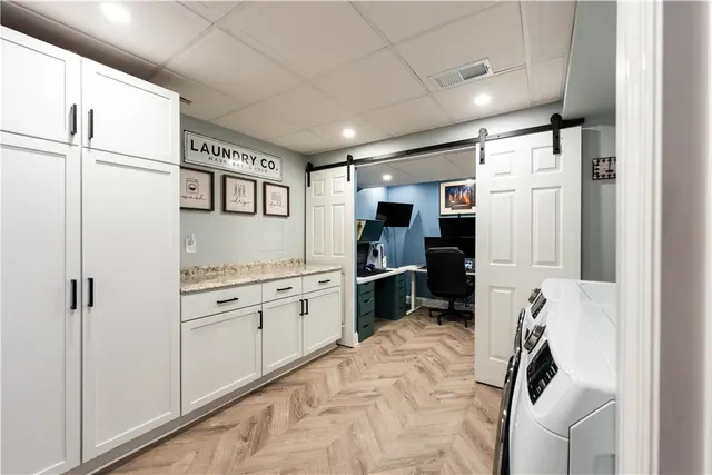 3049 Seminole Ct gallery image 27