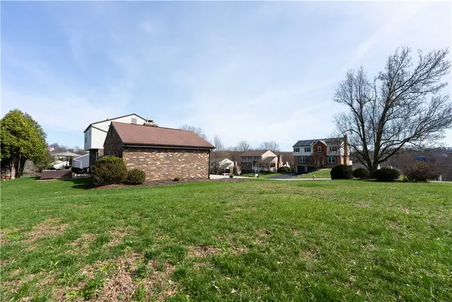 3049 Seminole Ct gallery image 32
