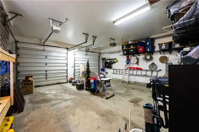 3049 Seminole Ct gallery image 35
