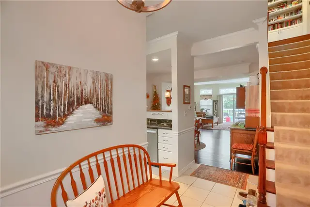 305 Beech Street gallery image 15
