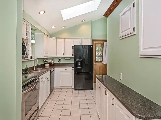 305 Ivy Dr gallery image 24