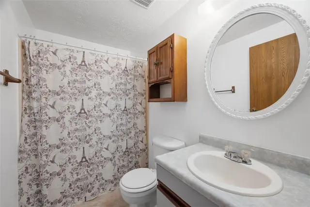 305 Laporte Ct gallery image 8
