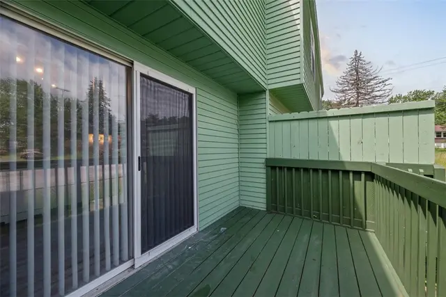 305 Laporte Ct gallery image 16