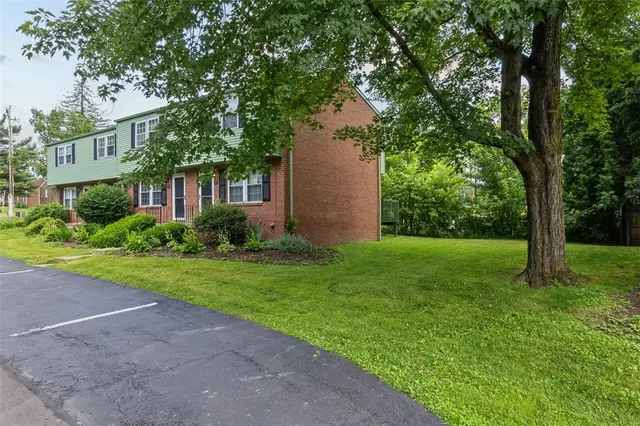 305 Laporte Ct gallery image 22