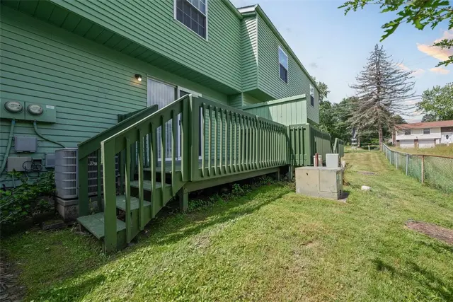 305 Laporte Ct gallery image 27