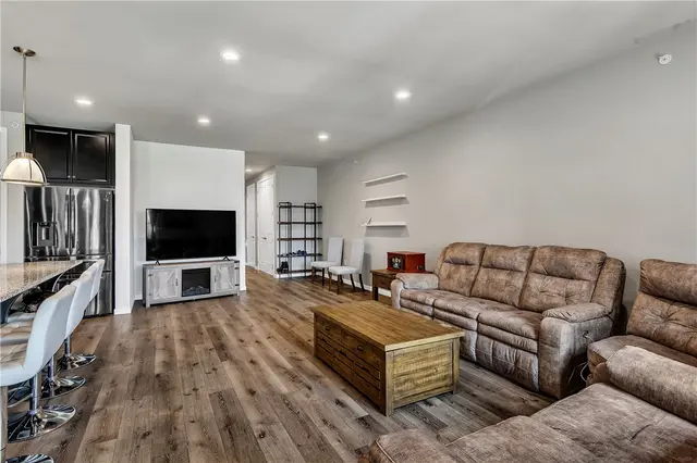 305 Tillary Ln. 202 gallery image 16