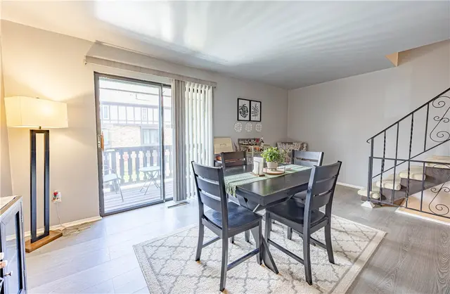 305 Woodbridge Dr gallery image 10