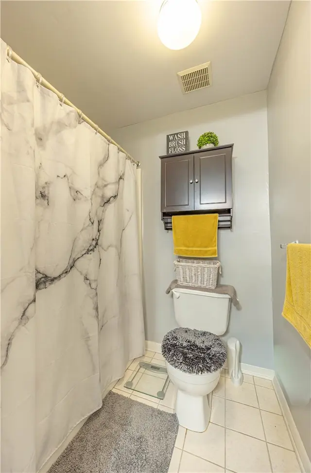 305 Woodbridge Dr gallery image 14