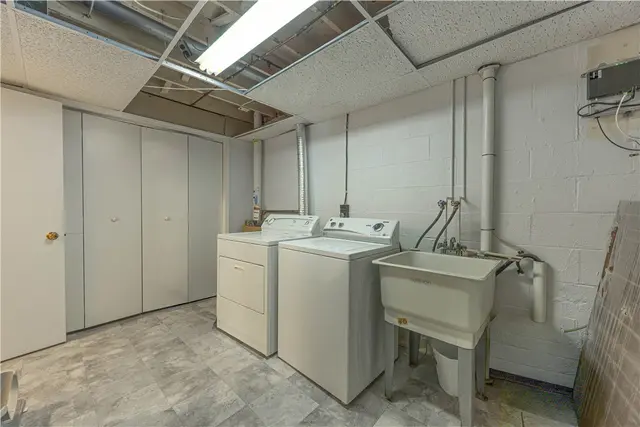 305 Woodbridge Dr gallery image 17