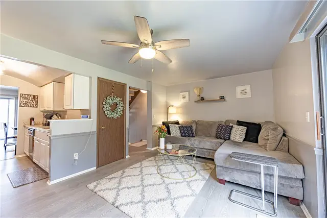 305 Woodbridge Dr gallery image 18