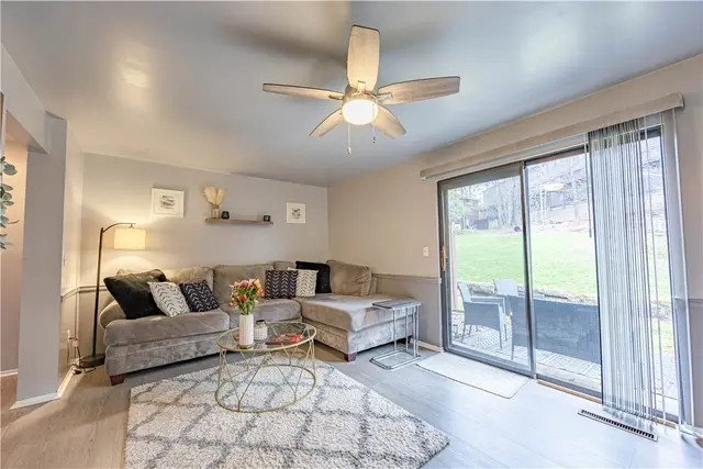 305 Woodbridge Dr gallery image 19