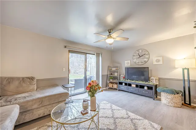 305 Woodbridge Dr gallery image 20