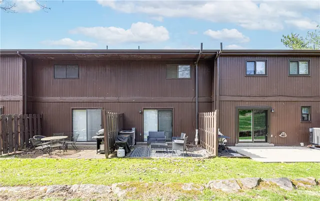 305 Woodbridge Dr gallery image 22