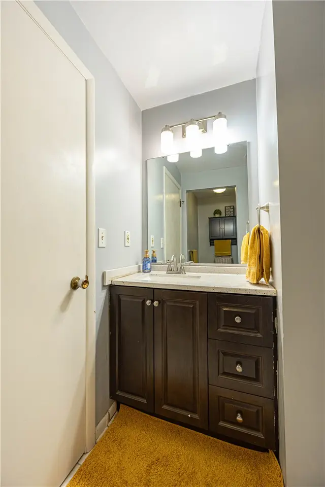 305 Woodbridge Dr gallery image 23
