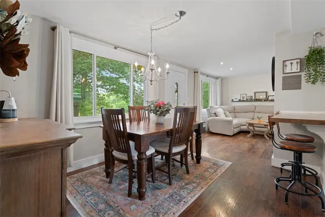 306 Bayberry Dr gallery image 6