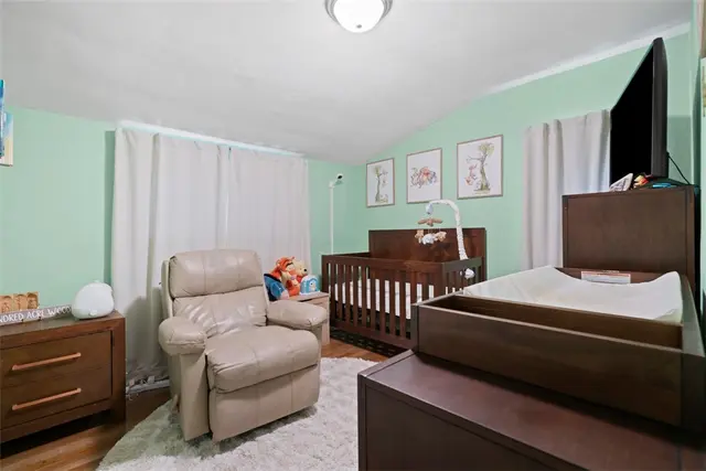 306 Bayberry Dr gallery image 9