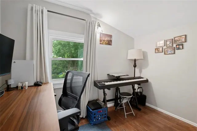 306 Bayberry Dr gallery image 11