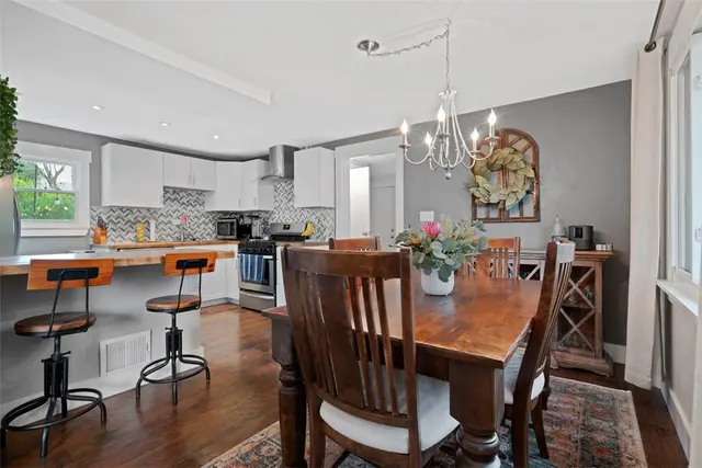 306 Bayberry Dr gallery image 13